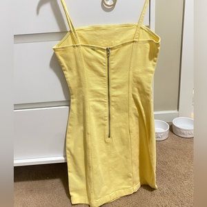 yellow dress